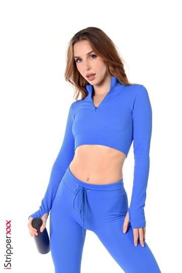 Dee Vine in Istripper set Fit With Vine